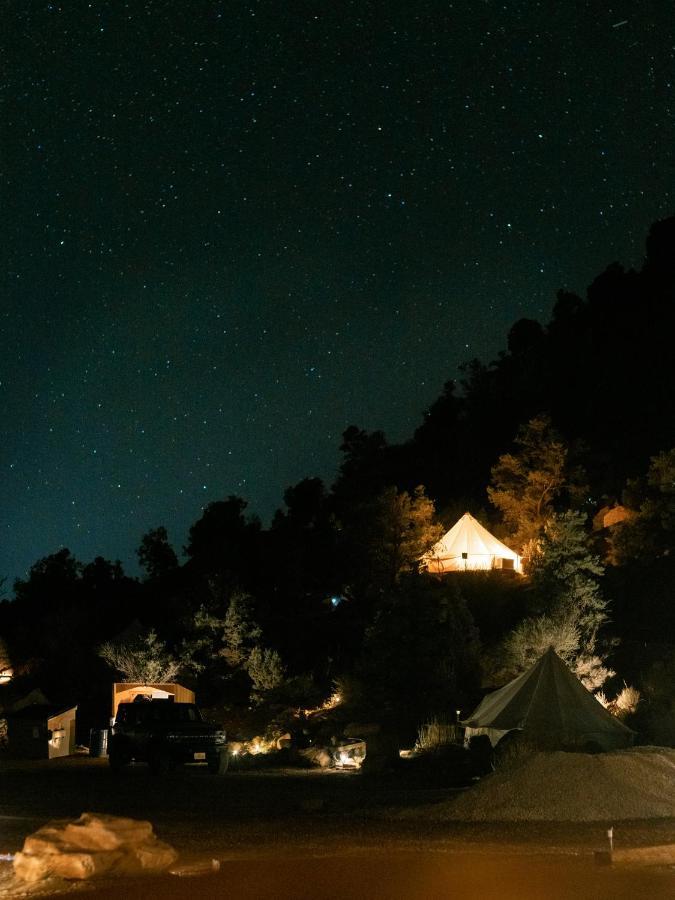 Zion Glamping Adventures Otel Hildale Dış mekan fotoğraf